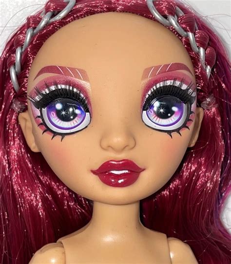 RAINBOW HIGH SERIES 4 Mila Berrymore Nude Articulated Fashion Doll Burgundy Hair EUR 9 13
