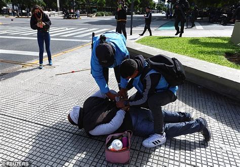 O Homem Forte Da Argentina Javier Milei Abalado Por Tumultos