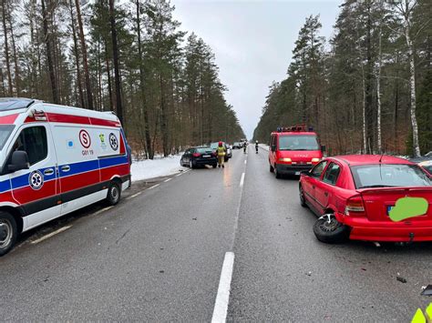 Dramatyczne Zderzenie Na DK20 Dwie Osoby W Szpitalu