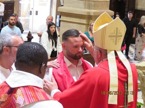 Hayange Mgr Ballot vient confirmer huit adultes Diocèse de Metz