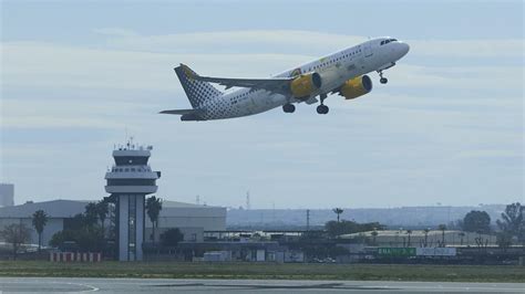 HUELGA CONTROLADORES AÉREOS Huelga de controladores en cuatro