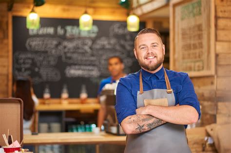 Serving Up Fresh Food As A Restaurant Manager Careerbuilder