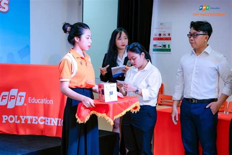Sinh viên FPT Polytechnic đọ sức gay cấn tại cuộc thi Luật tranh