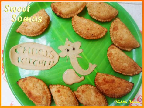 Chikkus Kitchen : Sweet somas Recipe / Diwali Recipe / Somasi Recipe