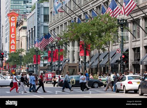 Chicago, Illinois. State Street, Macy's Department Store on right ...