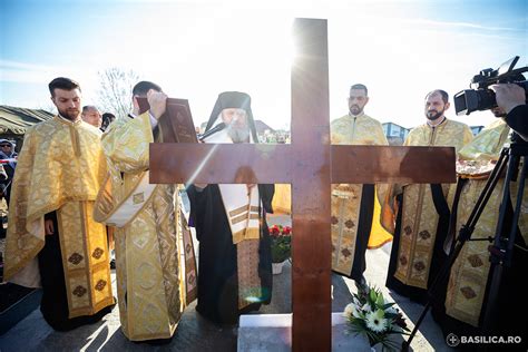 Foto Sfin Irea Pietrei De Temelie Pentru O Nou Biseric N