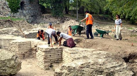 Bathonea Antik Kenti kazılarında önemli keşif Son Dakika Haberler