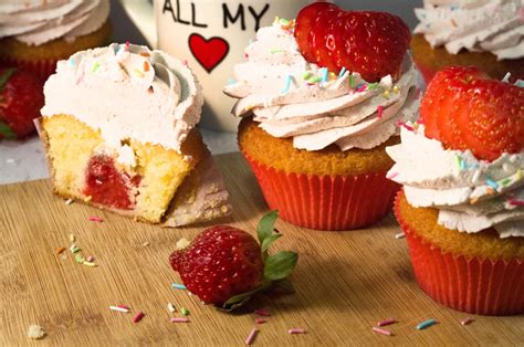 Cupcakes Alla Fragola Ricetta San Valentino Basticook