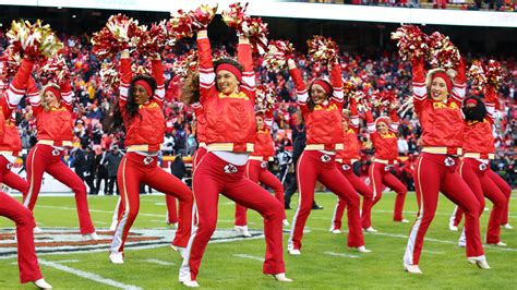 Photo Gallery Cheerleaders Perform Vs Raiders