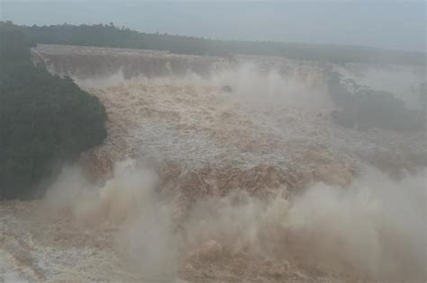 Vaz O Das Cataratas Do Igua U Diminui Mas Ainda Muito Maior Que A