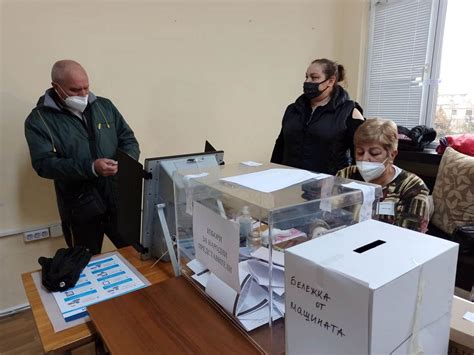 В 13 области са повече от преброените от НСИ