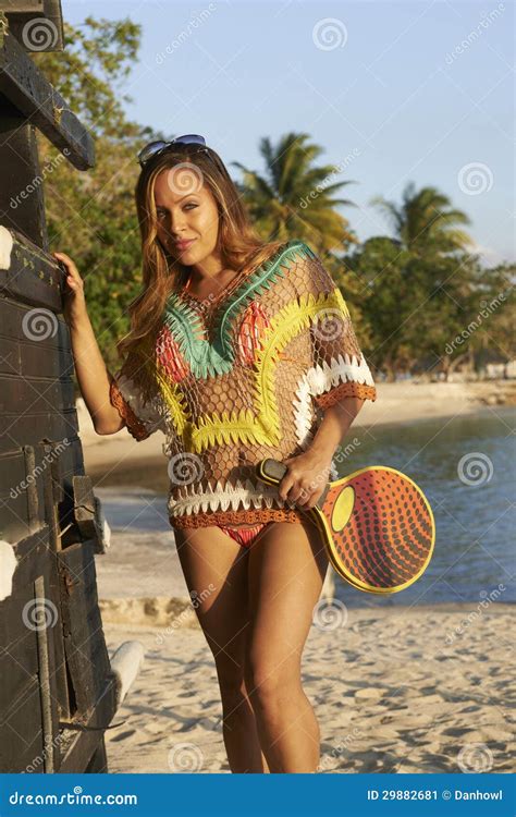 Latina Sch Nheit Auf Jamaika Strand Stockbild Bild Von L Cheln
