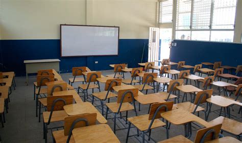 Posible Crisis Sanitaria Por Falta De Agua En Centros Escolares El Pulso