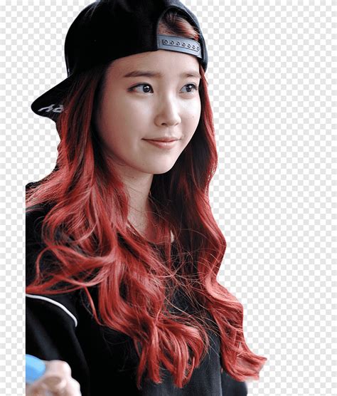 Iu Soloist Mujer Vestida Con Camisa Negra Y Snapback Negro Png Pngegg