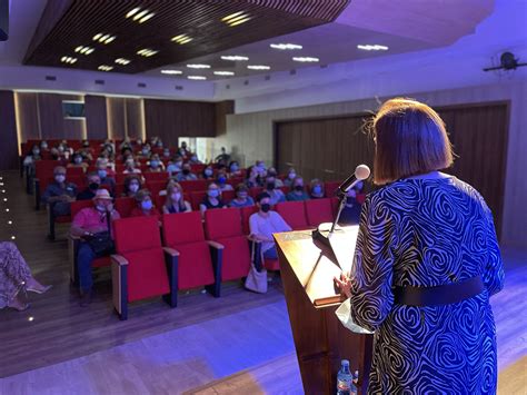 Felisa Moreno presenta su libro Alojamiento gratuito en el Otoño