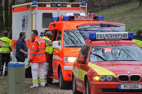 Heimstettener See Frauchen Will Hund Retten Und Bricht Ins Eis Ein