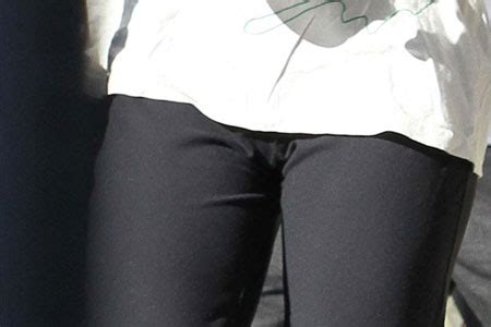 Rp 20110128 Amanda Seyfried Vagina Huggin Pants TOP DrunkenStepFather