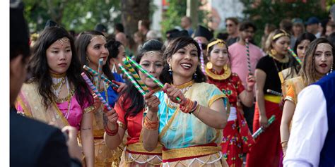 Karneval Der Kulturen In Berlin Kreuzberg In Berlinerbunt Taz De