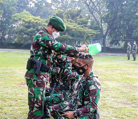 Tradisi Korp Raport Masuk Satuan Prajurit Baru Brigif Raider Kostrad