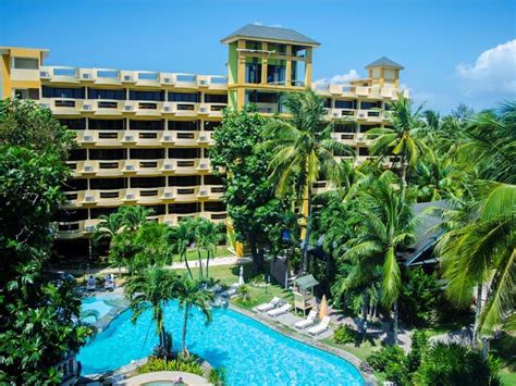 paradise garden resort hotel convention center lodging  malay