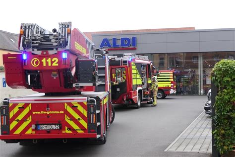 Feuerwehr Evakuiert Aldi Filiale In Grimma Verletzte Bei Gasunfall Im