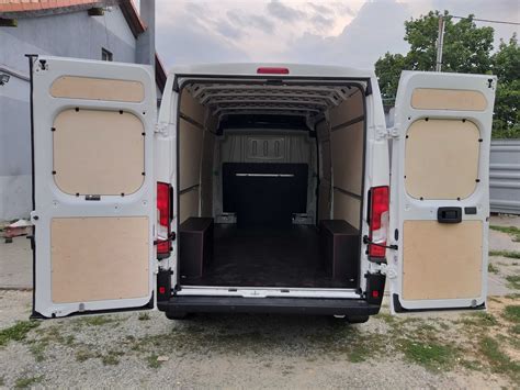 Zabudowa busa Fiat Ducato L3H2 podłoga boki nadkola MONTAŻ