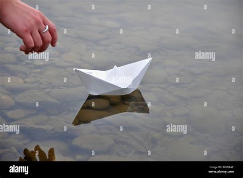 Paper Boat Hi Res Stock Photography And Images Alamy