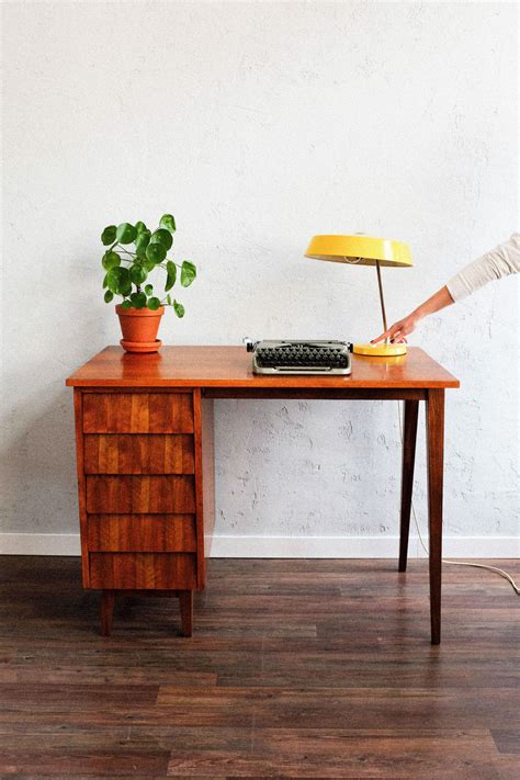 Wooden Writing Desk – Renové