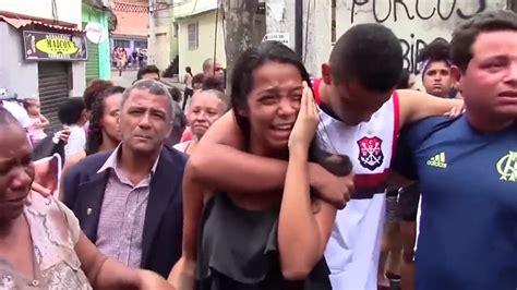 Río De Janeiro Se Moviliza Tras La Muerte De Una Niña Durante Una Operación Policial