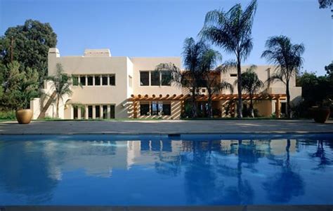 Chers Malibu Mansion A Short History Of Jay Z And Beyonces Lavish