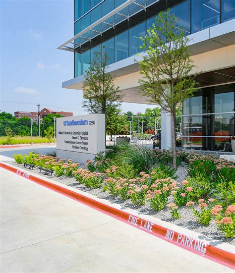 UT Southwestern Medical Center Radiation Oncology Building And Parking