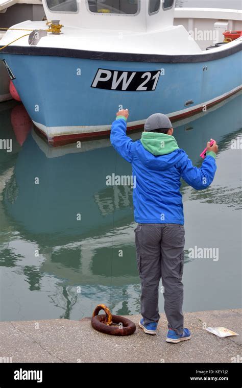 Children Crabbing Stock Photos And Children Crabbing Stock Images Alamy