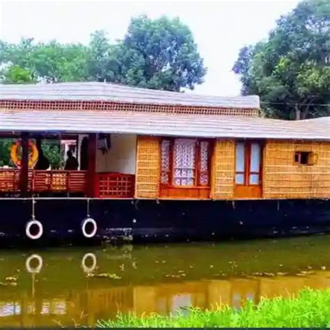 Deluxe Houseboat In Alleppey Online Booking In House Boat Kerala