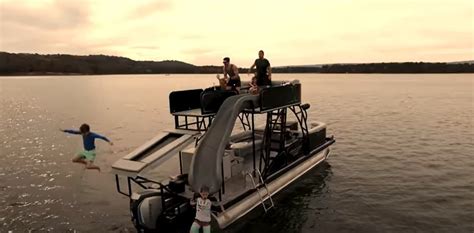 The 6 Best Luxury Pontoon Boats