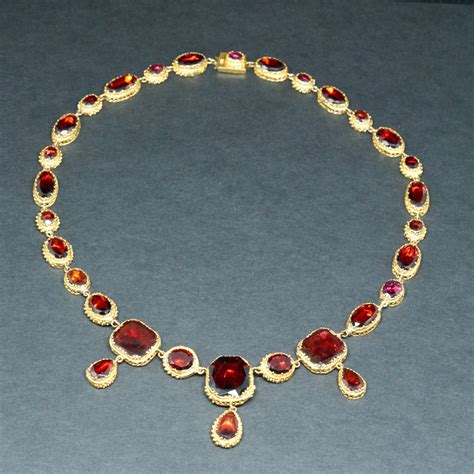 Garnet Necklace – Fine Discoveries International