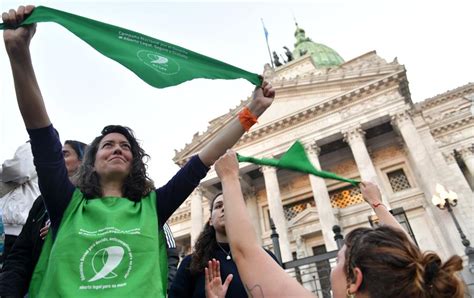el partido de milei presenta un proyecto para derogar la ley del aborto en argentina la lupa