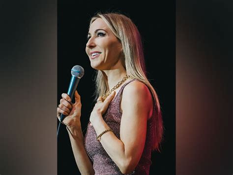 Nikki Glaser Set to Host the Golden Globes | Entertainment