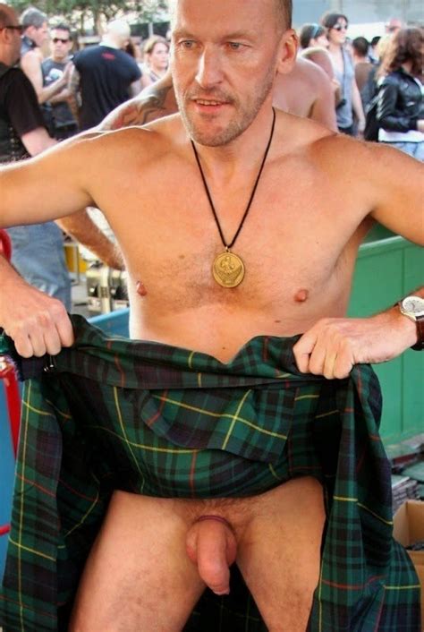 Sportsman Bulge Naked KIlt 2