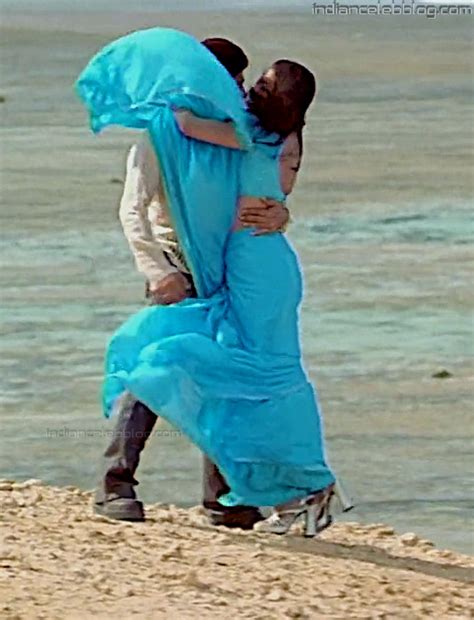 Kajol Bollywood K3g 28 Hot Romance Hd Caps Indiancelebblog