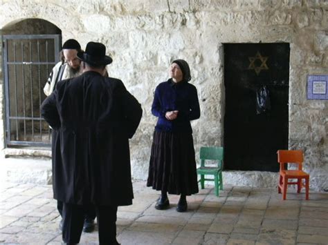 Haredi Women Pop Chassid