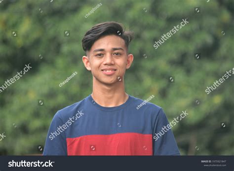 6695 Teenager Filipino Images Stock Photos And Vectors Shutterstock