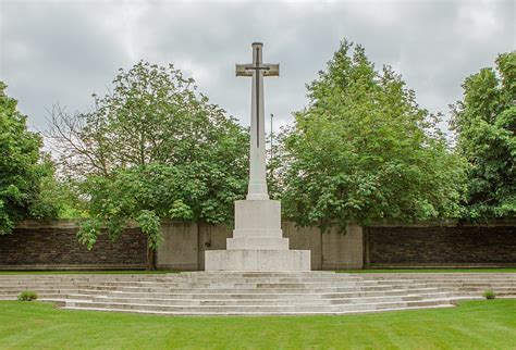 Loos British Cemetery Cwgc Ww1 A Photographic