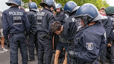 Polizeigewalt Kaum Schutz F R Opfer Monitor Vom