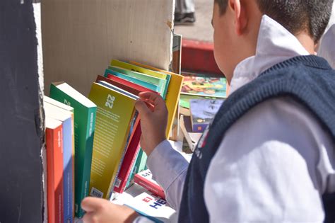 Entregan M S De Mil Libros De Jalo Por La Lectura Quadrat N Michoac N