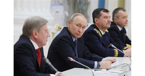 Москва: Телефонната линия между НАТО и Русия остава отворена