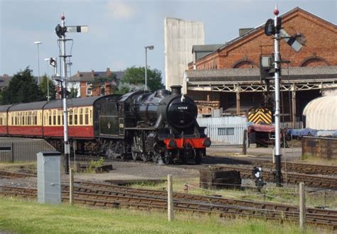 Stanier Mogul Leaving Kidderminster Town © Rob Newman Cc By Sa20