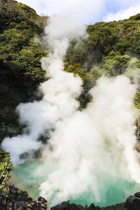 Umi Jigoku Infierno Del Mar Agua Azul Una De Las Ocho Aguas Termales