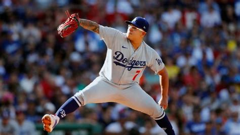 El pitcher mexicano Julio Urías enfrenta estos cinco delitos tras su