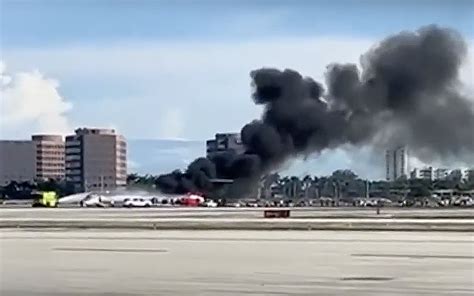 VIDEO Se incendia avión al aterrizar con 126 personas a bordo en el