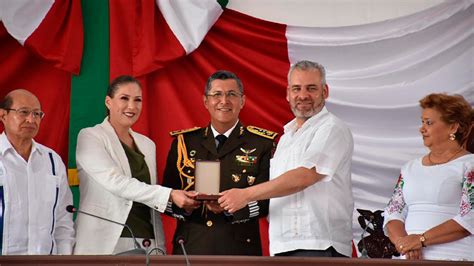 Entrega Congreso de Michoacán Presea Constitución de 1814 al Heroico